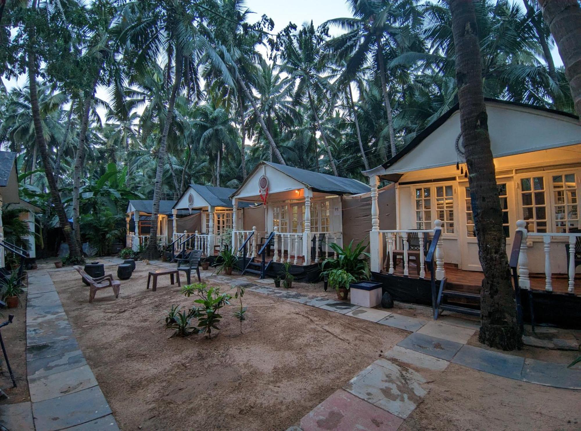 Tropical Bay Hostel Palolem Buitenkant foto