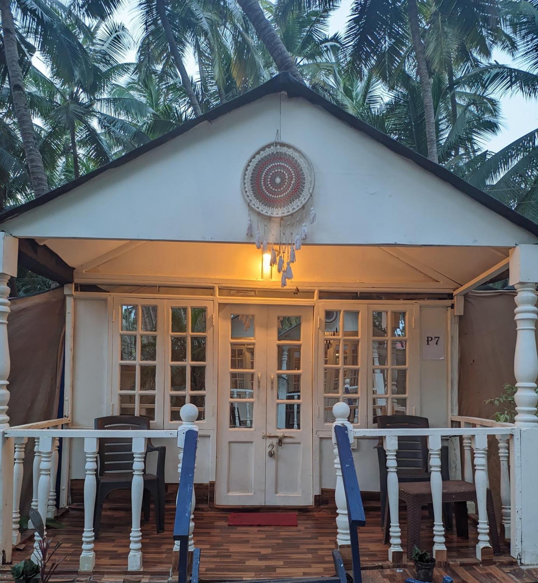 Tropical Bay Hostel Palolem Buitenkant foto