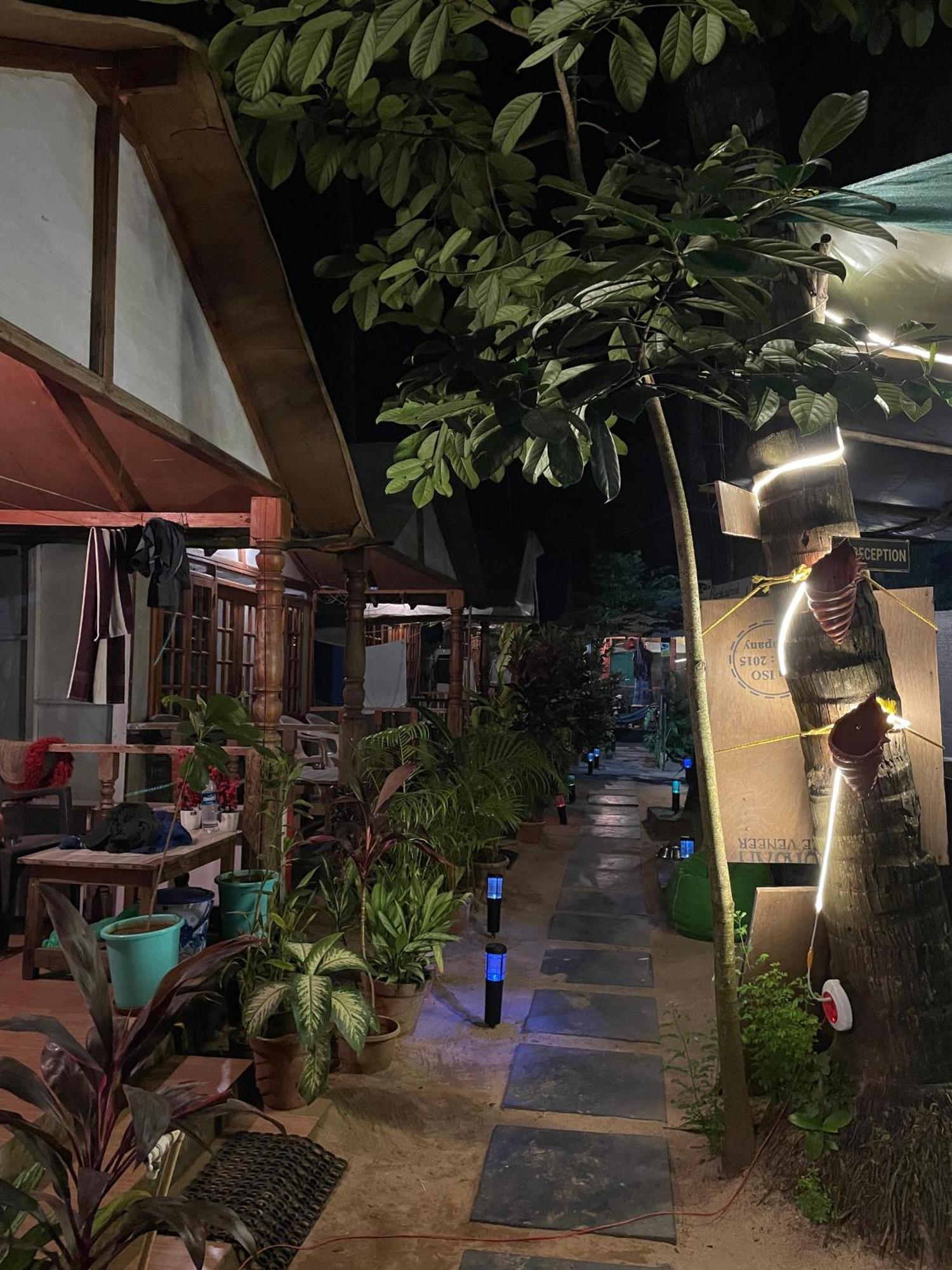 Tropical Bay Hostel Palolem Buitenkant foto