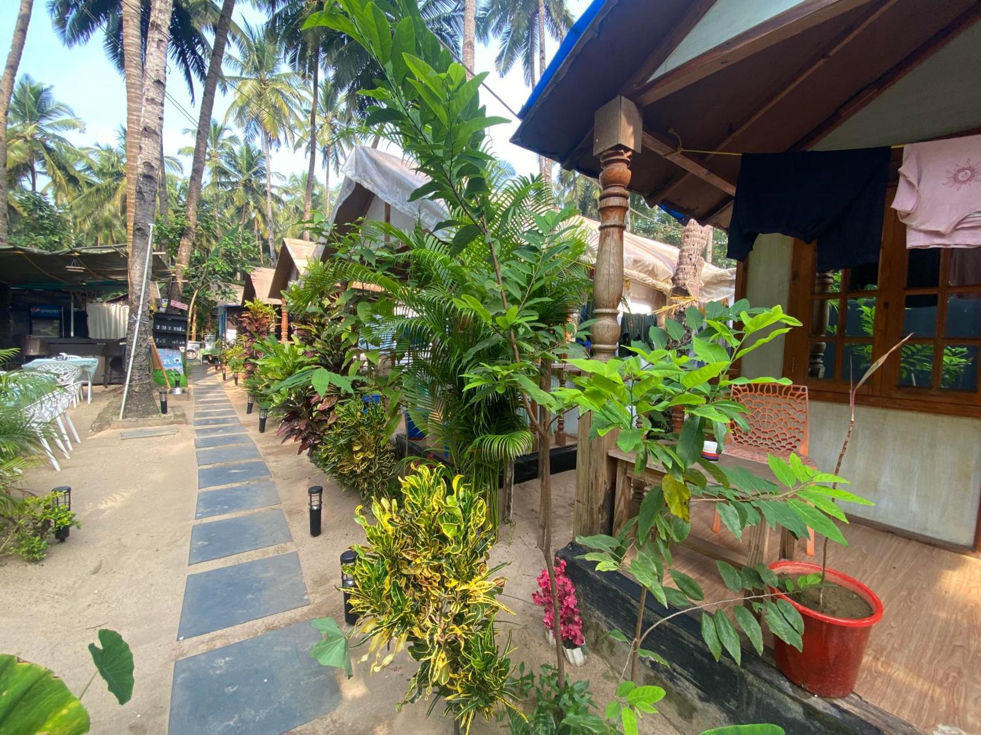 Tropical Bay Hostel Palolem Buitenkant foto
