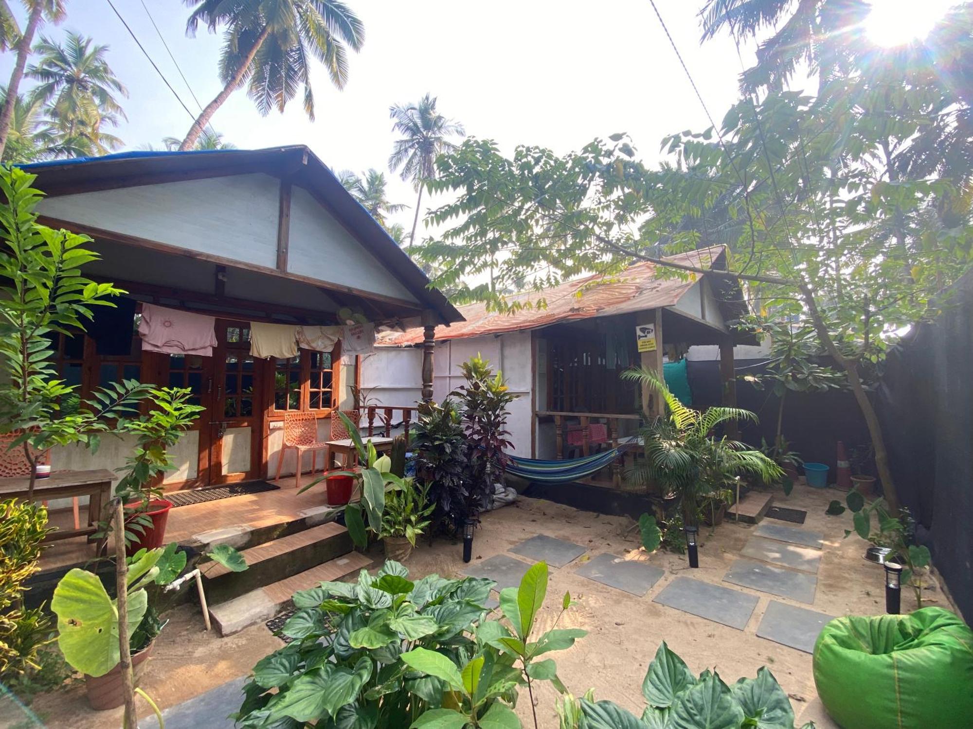 Tropical Bay Hostel Palolem Buitenkant foto